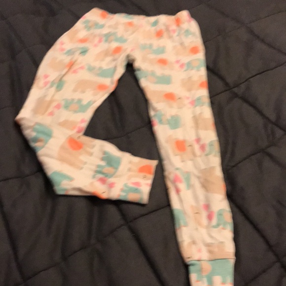 Carter’s size 6 girls elephant PJs sent - Picture 6 of 11